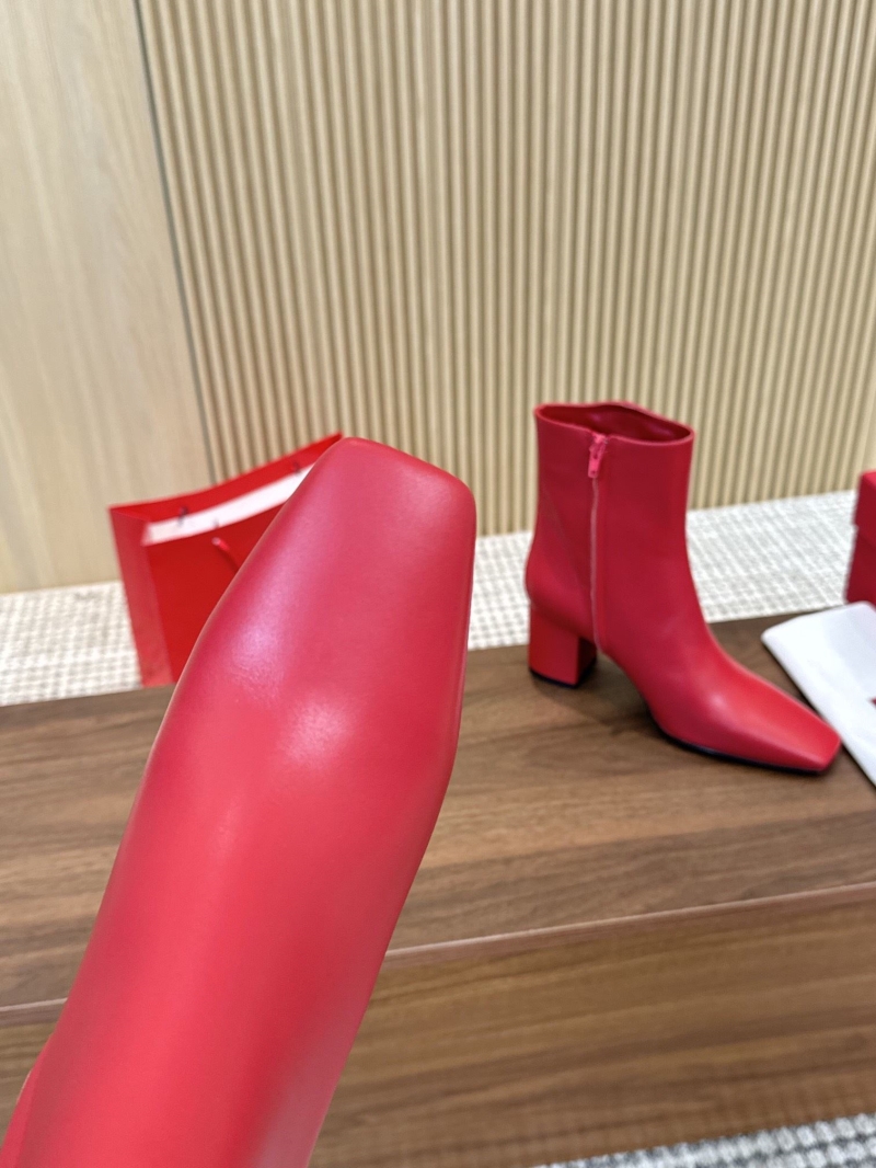 Va1e*ntin0 boots